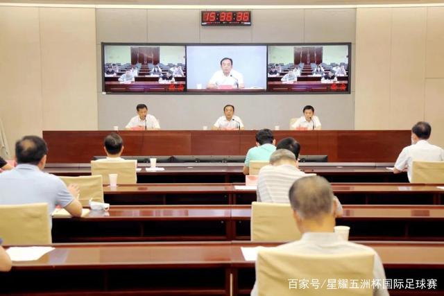 杨鸣：预祝所有考生明天都能取得满意的成绩 金榜题名 学业有成